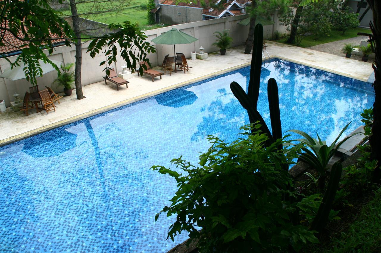 Hotel La Oma Lembang Exterior foto